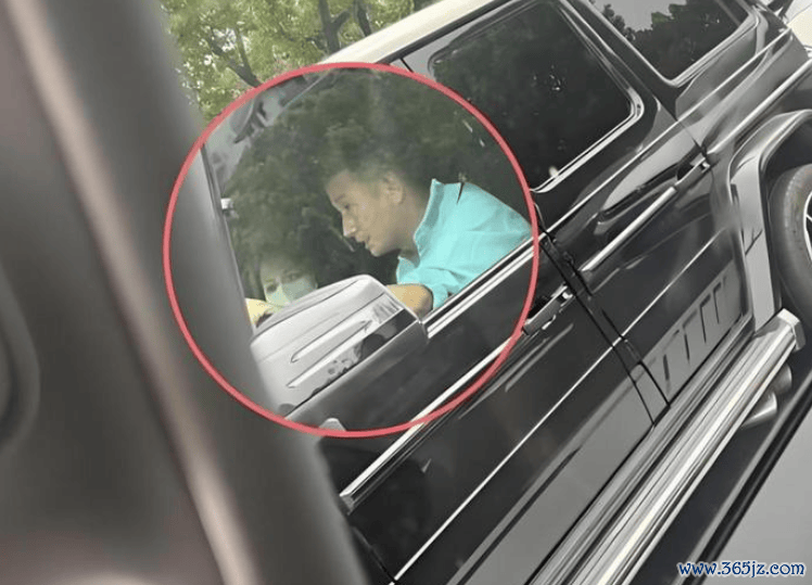 著述新女友身份曝光,外貌神似李小冉,知情网友称女方客岁才仳离