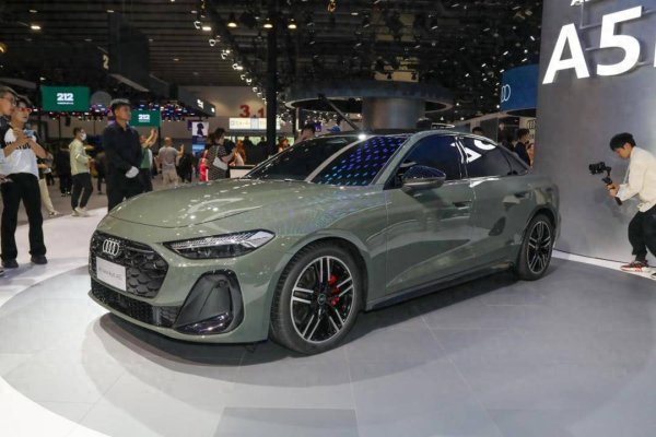 体育游戏app平台更初次为副驾驶座位增设了10.9英寸的文娱屏-开云(中国)kaiyun体育网址-登录入口