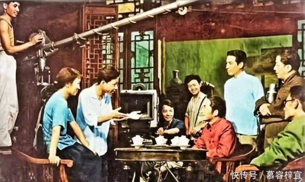 体育游戏app平台这是该片导演桑弧和大女主白杨在拍摄现场辩论-开云(中国)kaiyun体育网址-登录入口